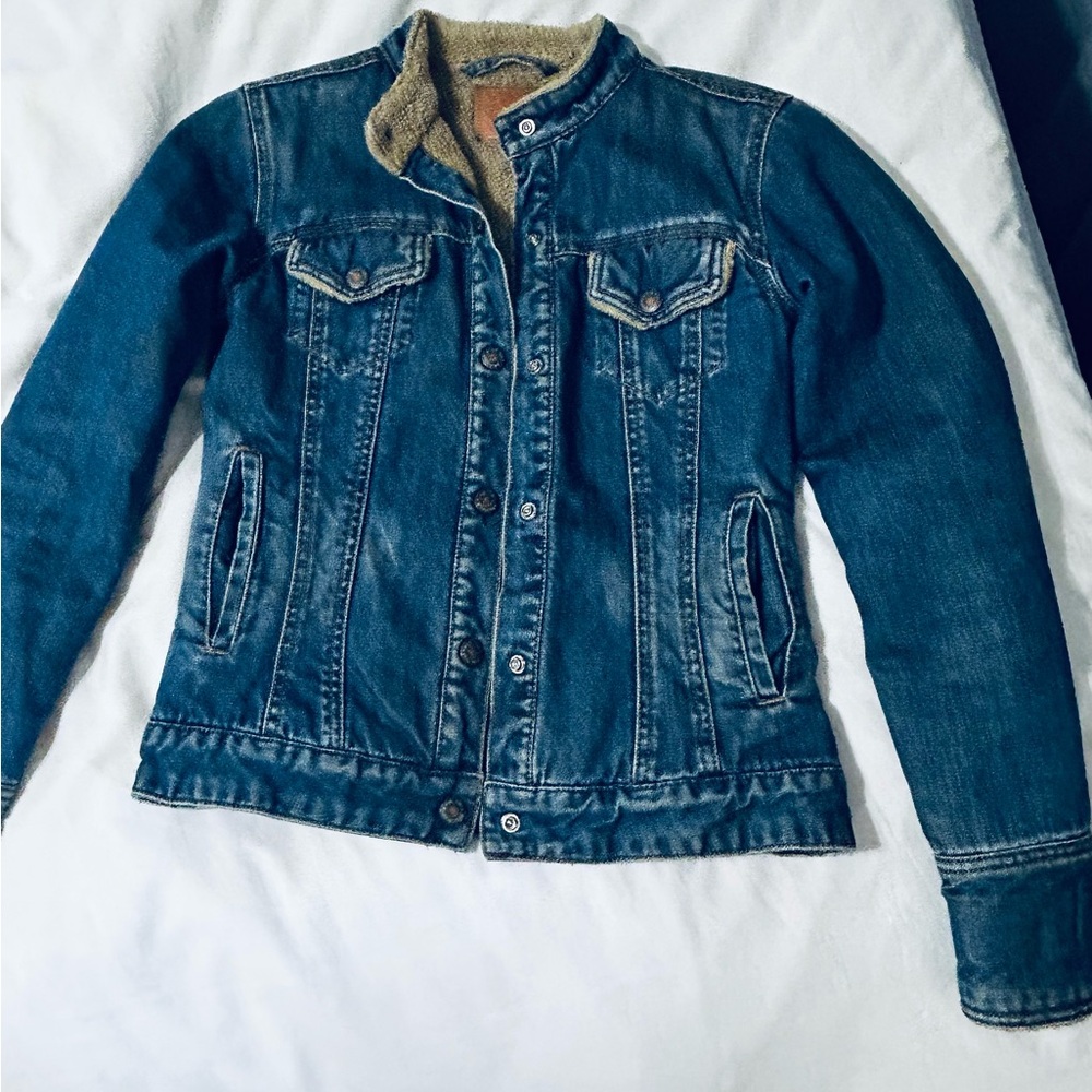 Vintage Levi Jacket. Sherpa lined